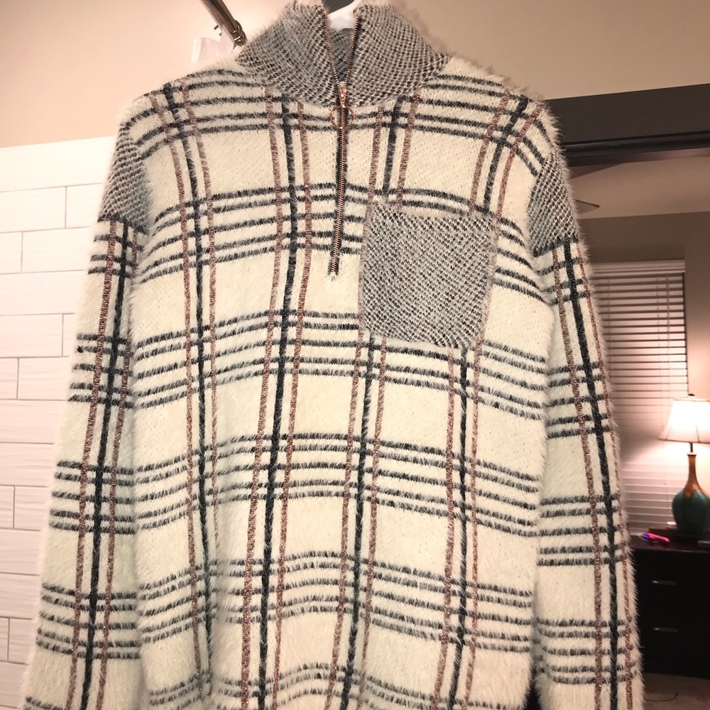 NEW Entro Plaid Fuzzy Pullover (Boutique)